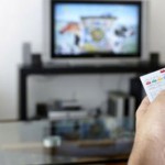TV Çocukları ve Yaşlıları, İnternet Gençleri Etkiliyor