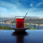 Yemekle birlikte çay tüketmeyin !
