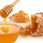 Bebeklere Neden Bal Yedirilmemeli?