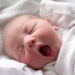 Yeni doğan bebek nasıl yatırılmalı ?