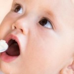 Aylara Göre Sütten Kesilen Bebek Nasıl Beslenmeli?