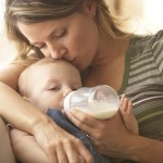 Biberon ile Bebek Emzirmenin Püf Noktaları