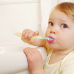 Ağız-Diş Bakımı Bebeklikte Başlamalı