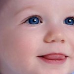 Erkek Bebekler Kızlara Fark Attı