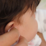 Bebeklerde Kulak Temizliği Nasıl Yapılır?