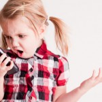 Akıllı Telefonlar Çocukları Hasta Ediyor