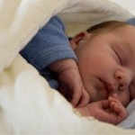 Bebeklerin Uyku Düzeni Nasıl Olmalı?